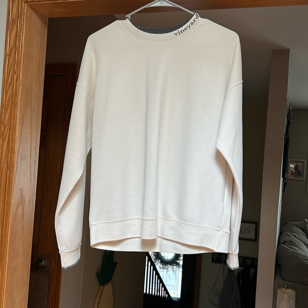 Vineyard Vines crew neck